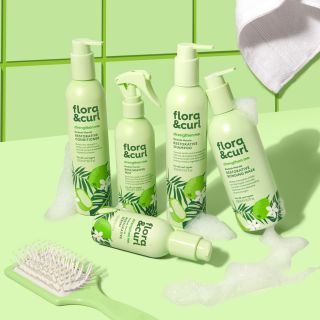 🌸 Flora & Curl je zpět…a voní stále stejně krásně. 🤗 Vaše oblíbená značka je opět skladem, tentokrát s 5 novými produkty!...